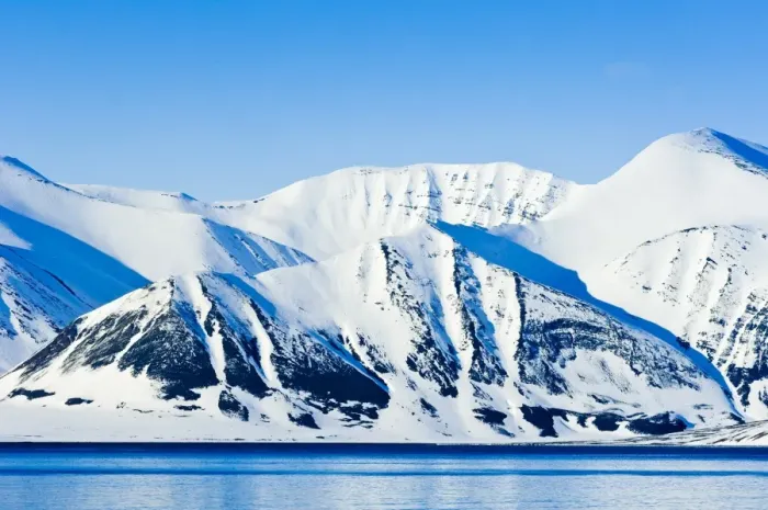 Framed Print : Snowcapped peaks Woodfjord, Svalbard Archipelago, Norway, Arctic, Scandinavia, Europe Framed Print : Snowcapped peaks Woodfjord, Svalbard Archipelago, Norway, Arctic, Scandinavia, Europe
