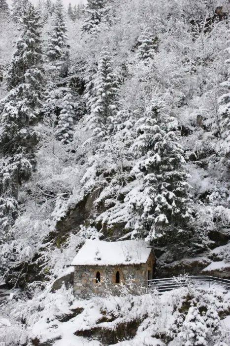 Framed Print : Snowed covered Notre-Dame de la Gorge chapel, Les Contamines, Haute-Savoie Framed Print : Snowed covered Notre-Dame de la Gorge chapel, Les Contamines, Haute-Savoie