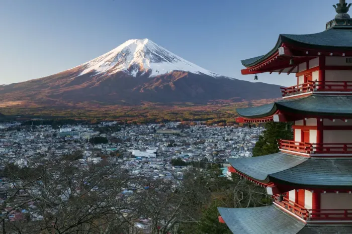 Framed Print : Snowy Mount Fuji and Chureito Pagoda at Arakura-yama Sengen-koen Park, Fujiyoshida Framed Print : Snowy Mount Fuji and Chureito Pagoda at Arakura-yama Sengen-koen Park, Fujiyoshida