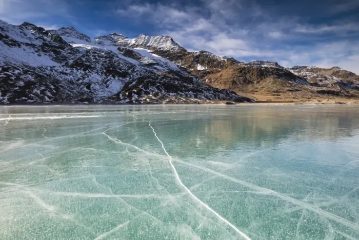 Framed Print : The snowy peaks frame the frozen turquoise water of White Lake (Lago Bianco), Bernina Pass Framed Print : The snowy peaks frame the frozen turquoise water of White Lake (Lago Bianco), Bernina Pass