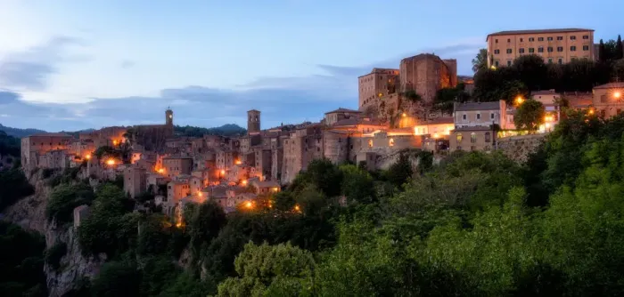 Framed Print : Sorano, Umbria, Italy, Europe Framed Print : Sorano, Umbria, Italy, Europe