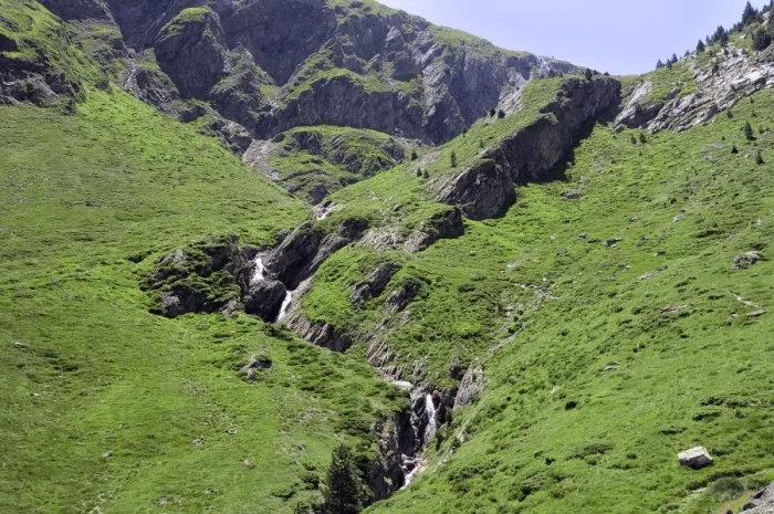 Framed Print : Source of River Neste de Saux at 2400m on the French border with Spain, Hautes-Pyrenees, France, Europe Framed Print : Source of River Neste de Saux at 2400m on the French border with Spain, Hautes-Pyrenees, France, Europe