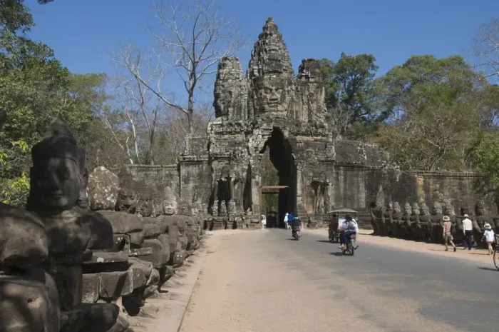 Framed Print : South Gate to Angkor Thom, Angkor, UNESCO World Heritage Site, Siem Reap Framed Print : South Gate to Angkor Thom, Angkor, UNESCO World Heritage Site, Siem Reap