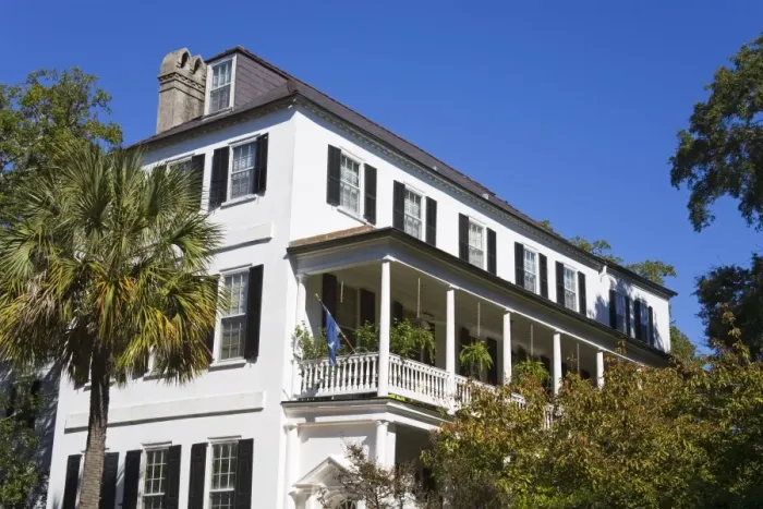 Framed Print : Southern Mansion, Charleston, South Carolina, United States of America, North America Framed Print : Southern Mansion, Charleston, South Carolina, United States of America, North America