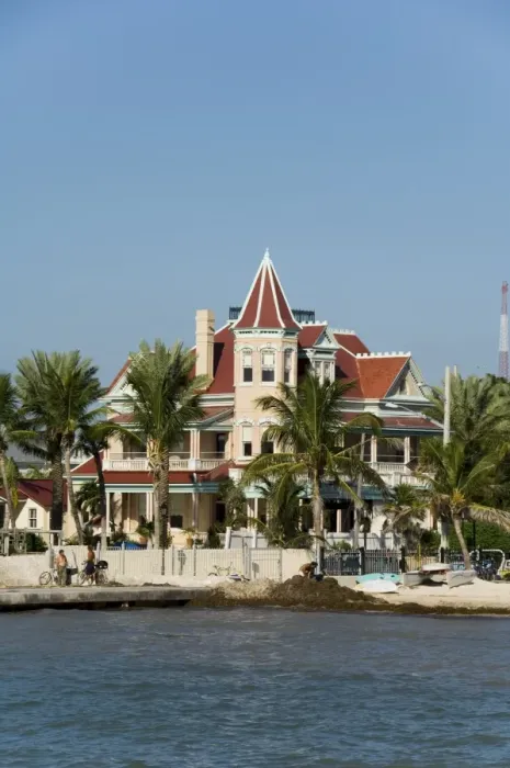 Framed Print : Southernmost House (Mansion) Hotel and Museum Framed Print : Southernmost House (Mansion) Hotel and Museum