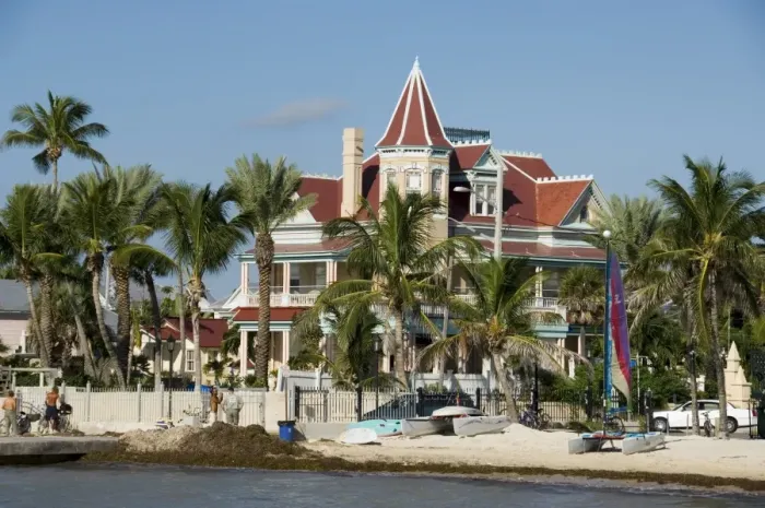 Framed Print : Southernmost House (Mansion) Hotel and Museum Framed Print : Southernmost House (Mansion) Hotel and Museum