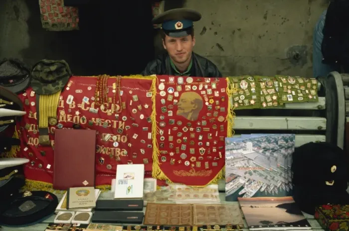 Framed Print : Souvenir seller, Vladivostok, Russian Far East, Russia, Europe Framed Print : Souvenir seller, Vladivostok, Russian Far East, Russia, Europe
