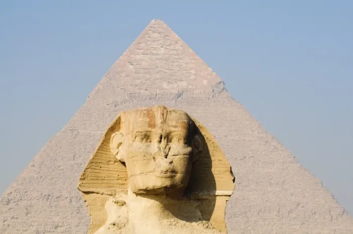 Framed Print : The Sphinx and the Pyramid of Khafre (Chephren), Giza, UNESCO World Heritage Site Framed Print : The Sphinx and the Pyramid of Khafre (Chephren), Giza, UNESCO World Heritage Site