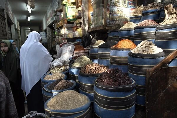 Spice shop in the great bazaar of Khan al-Khalili, Cairo, Egypt, North Africa, Africa