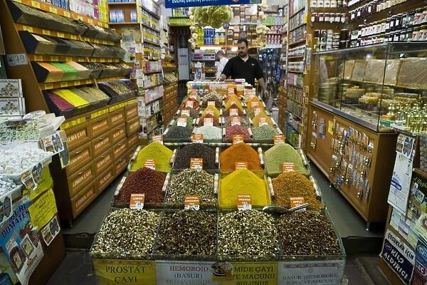 Spice shop in Spice Bazaar, Istanbul, Turkey, Europe