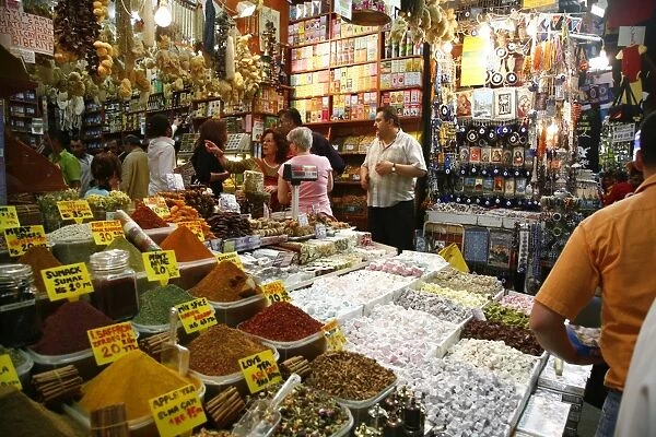 Spice shop at the Spice Bazaar, Istanbul, Turkey, Europe