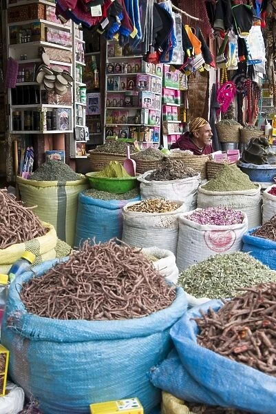 Spices and herbs for sale in the souk, Medina, Marrakech (Marrakesh), Morocco