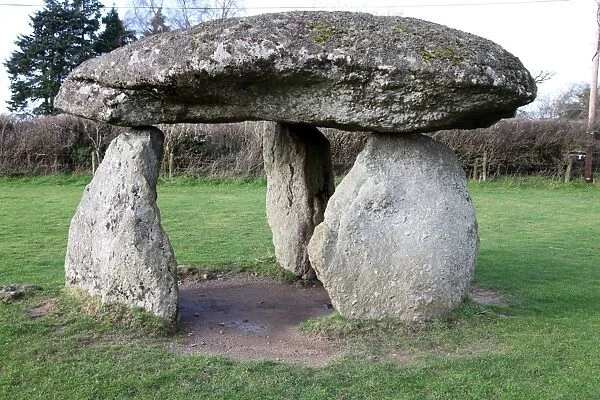 Spinsters stone, a Bronze Age burial site, Drewsteignton, Devon, England, United Kingdom, Europe