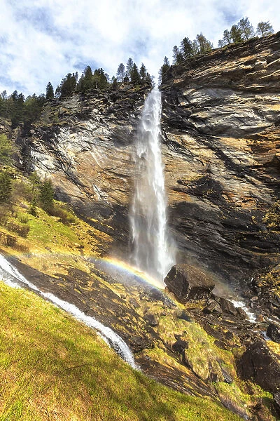 Spring at the Trosa Waterfall, Valle di Peccia, Val Lavizzara, Valle Maggia, Canton of Ticino