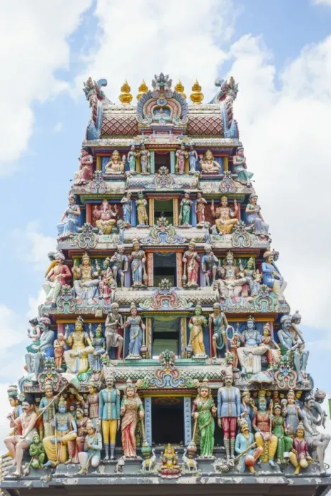 Framed Print : Sri Mariamman Temple in Chinatown, the oldest Hindu temple in Singapore with its Framed Print : Sri Mariamman Temple in Chinatown, the oldest Hindu temple in Singapore with its