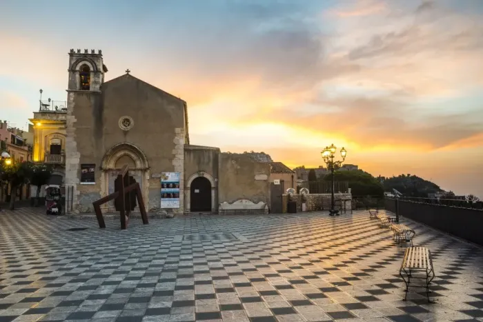 Framed Print : St. Augustines Church, sunrise in Piazza IX Aprile, Corso Umberto, the main street in Taormina, Sicily, Italy, Europe Framed Print : St. Augustines Church, sunrise in Piazza IX Aprile, Corso Umberto, the main street in Taormina, Sicily, Italy, Europe