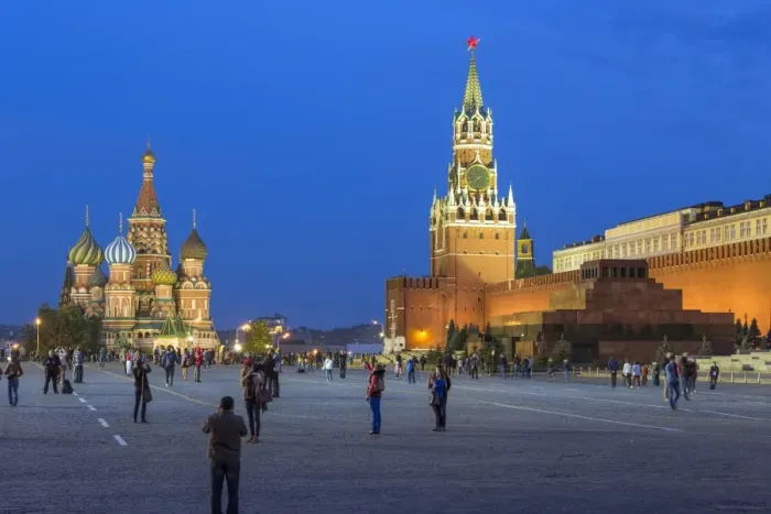 Framed Print : St. Basils Cathedral and the Kremlin in Red Square, UNESCO World Heritage Site, Moscow Framed Print : St. Basils Cathedral and the Kremlin in Red Square, UNESCO World Heritage Site, Moscow