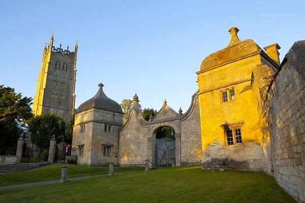 St. James Church and Gateway, Chipping Campden, Gloucestershire, Cotswolds, England, United Kingdom, Europe