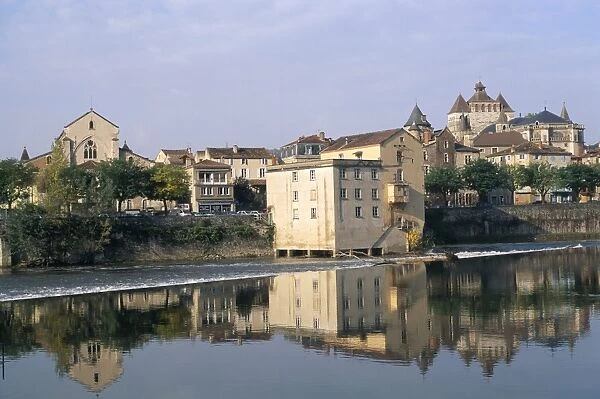 St. James mill and weir on Lot River, town of Cahors, Quercy, Vallee du Lot (Lot Valley)