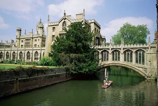 St. Johns College and Bridge of Sighs, Cambridge, Cambridgeshire, England