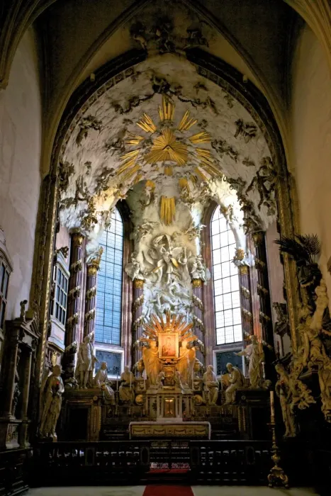 Framed Print : St. Michaels Church crypt and altar, Vienna, Austria, Europe Framed Print : St. Michaels Church crypt and altar, Vienna, Austria, Europe
