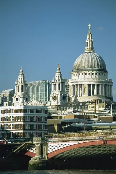 St. Pauls Cathedral from the Thames Embankment, London, England, United Kingdom, Europe