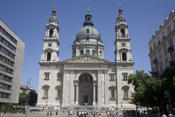 St. Stephens Basilica, the largest church in Budapest, Hungary, Europe