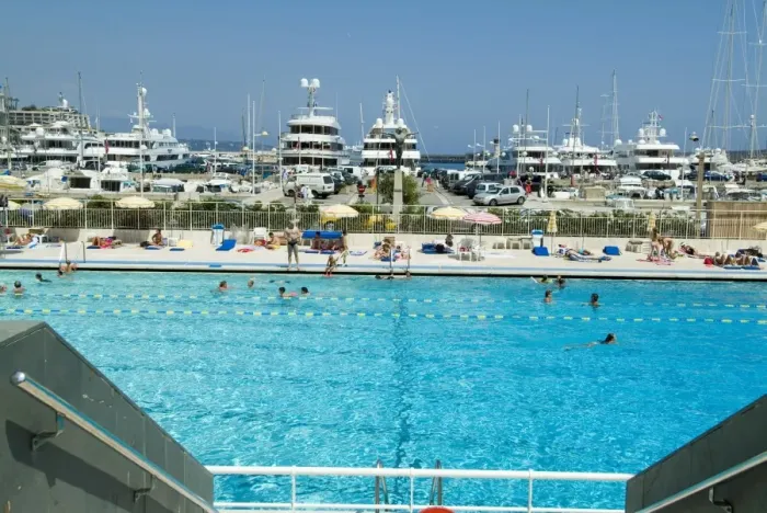 Framed Print : Stade Nautique Rainier III (huge public swimming pool), Condamine, Monaco, Europe