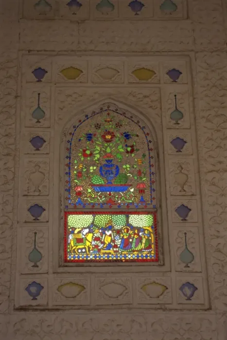 Framed Print : Stained glass window in the Amber Fort and Palace Framed Print : Stained glass window in the Amber Fort and Palace