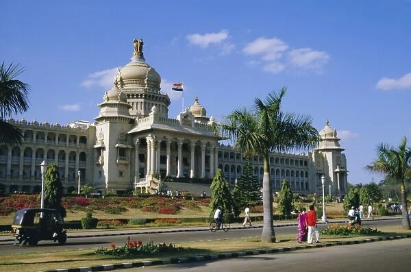 State Legislature & Secretariat building