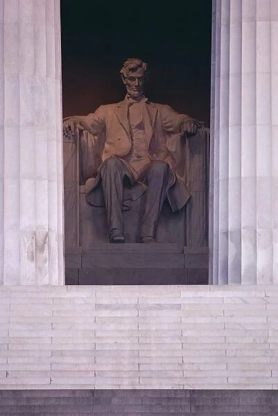 Statue of Abraham Lincoln, Lincoln Memorial, Washington D