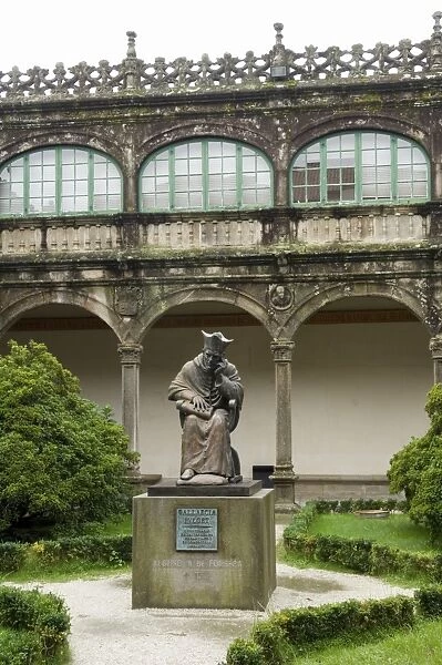 Statue of Alonso de Fonseca