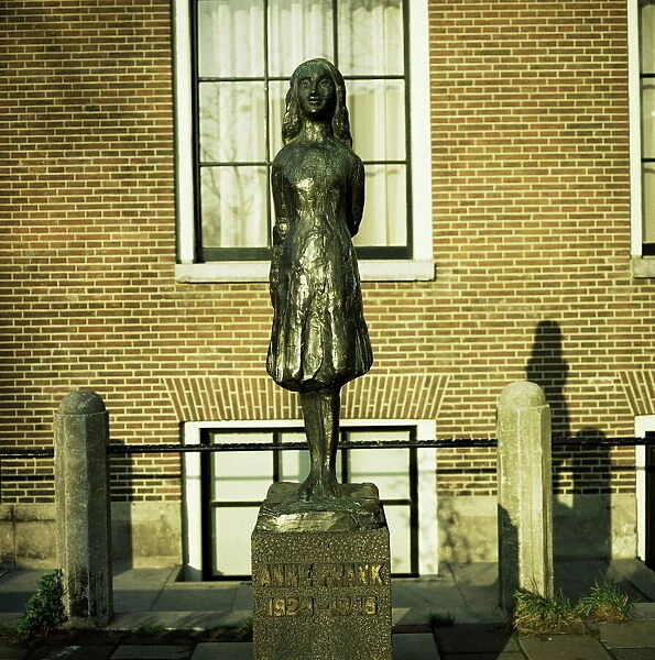 Statue of Anne Frank