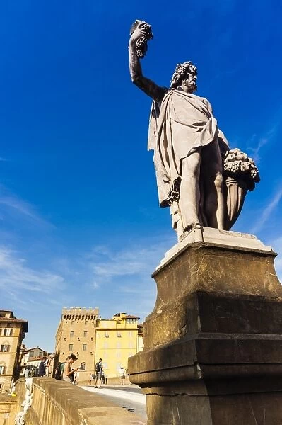 Statue of Autumn, Ponte Santa Trinita, Florence (Firenze), UNESCO World Heritage Site, Tuscany, Italy, Europe