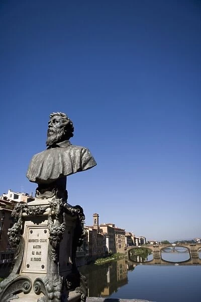 Statue of Benvenuto Cellini on the Ponte Vecchio Bridge