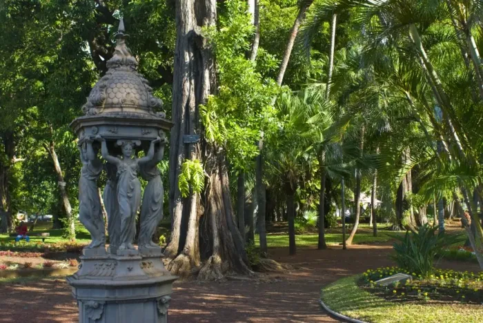 Framed Print : Statue in the Botanical Garden, St-Denis, La Reunion, Indian Ocean, Africa Framed Print : Statue in the Botanical Garden, St-Denis, La Reunion, Indian Ocean, Africa