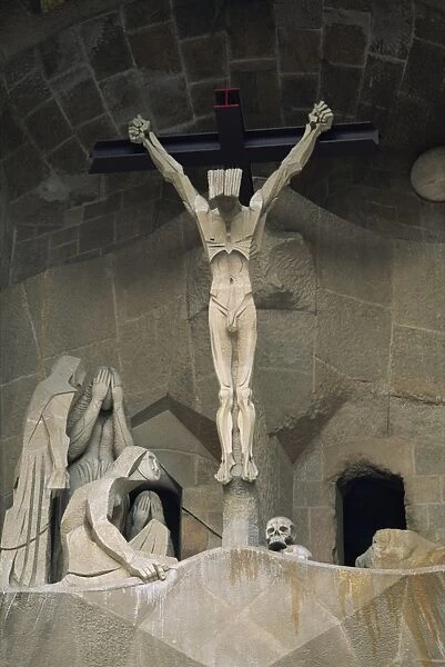 Statue of Christ at the entrance to Sagrada Familia