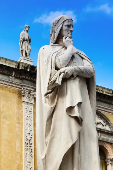 Framed Print : Statue of Dante Alighieri, Piazza dei Signori (Piazza Dante), Verona, UNESCO World Heritage Site, Veneto, Italy, Europe Framed Print : Statue of Dante Alighieri, Piazza dei Signori (Piazza Dante), Verona, UNESCO World Heritage Site, Veneto, Italy, Europe
