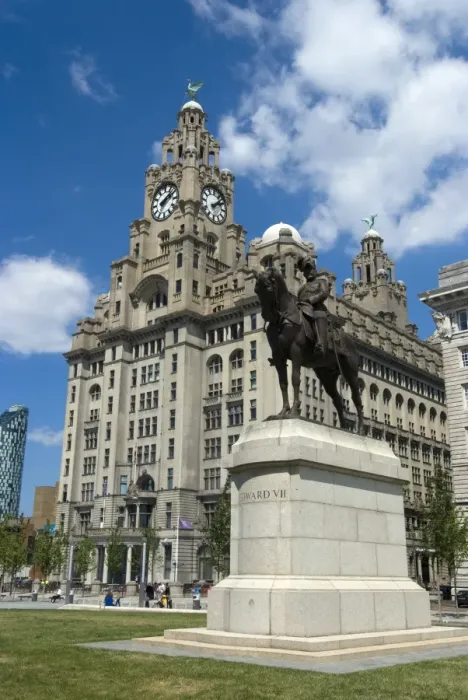 Framed Print : Statue of Edward VII in from of the Liver Building, one of the Three Graces