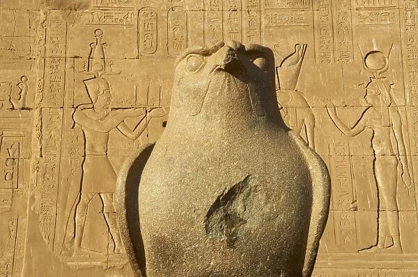 Statue of falcon, Temple of Horus, Edfu, Egypt, North Africa, Africa