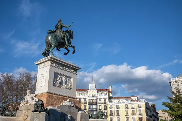 Framed Print : Statue of Felipe IV on horseback in Plaza de Oriente, near the Palacio Real, Madrid, Spain Framed Print : Statue of Felipe IV on horseback in Plaza de Oriente, near the Palacio Real, Madrid, Spain