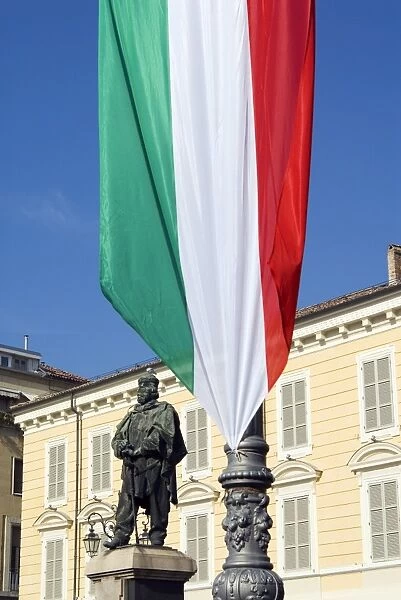Statue of Giuseppe Garibaldi, Garibaldi Square, Parma, Emilia Romagna, Italy, Europe