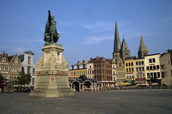 Statue of guild leader Jacob van Artevelde, Vrijdagmarkt, Ghent, Belgium, Europe