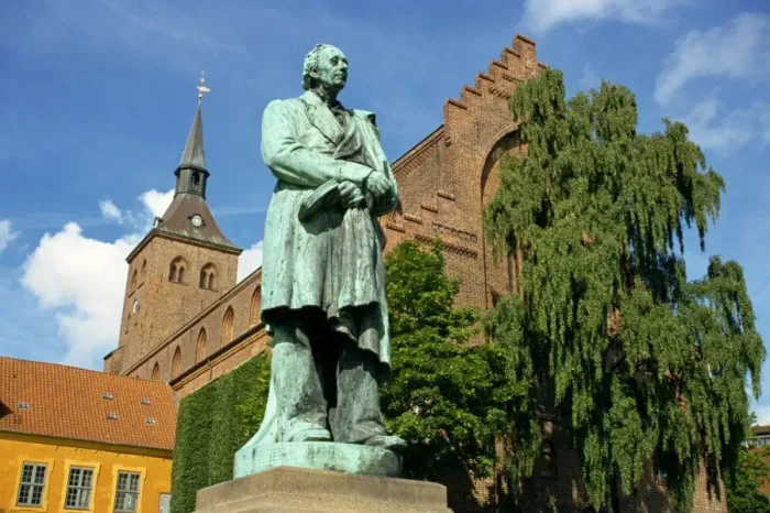 Framed Print : Statue of Hans Christian Andersen, Odense, Funen, Denmark, Scandinavia, Europe Framed Print : Statue of Hans Christian Andersen, Odense, Funen, Denmark, Scandinavia, Europe