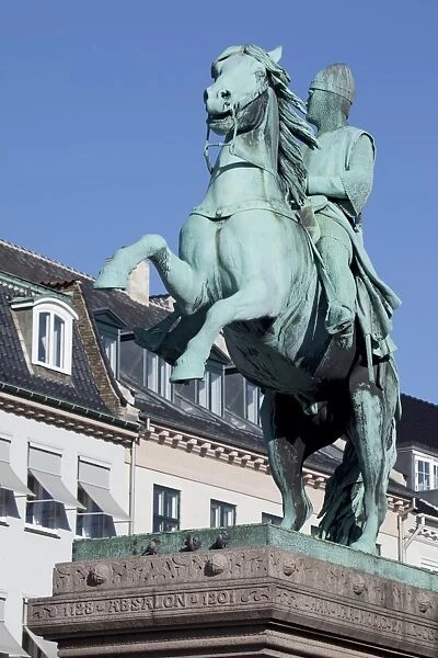 Statue, Hojbro Plads, Copenhagen, Denmark, Scandinavia, Europe