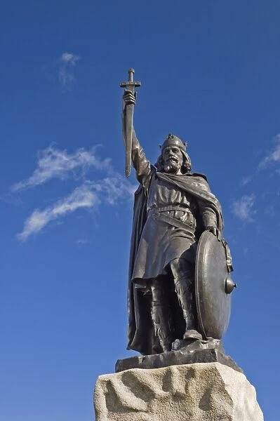 Statue of King Alfred, Winchester, Hampshire, England, United Kingdom, Europe
