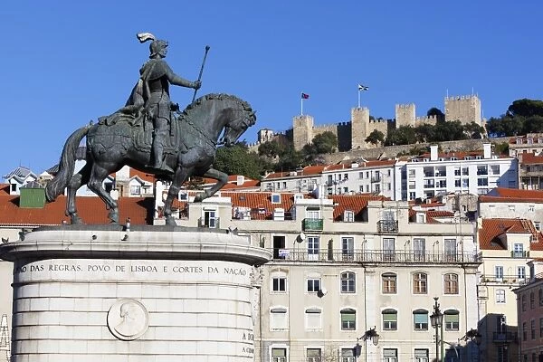 Statue of King John 1st and Castelo de Sao Jorge, Praca da Figueira, Baixa, Lisbon, Portugal, Europe