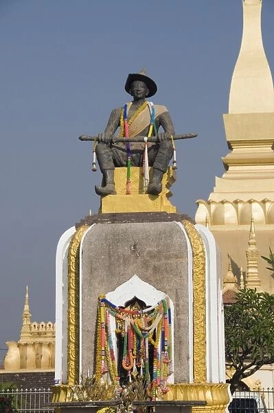 Statue of King Setthathirat, Pha Tat Luang, Vientiane, Laos