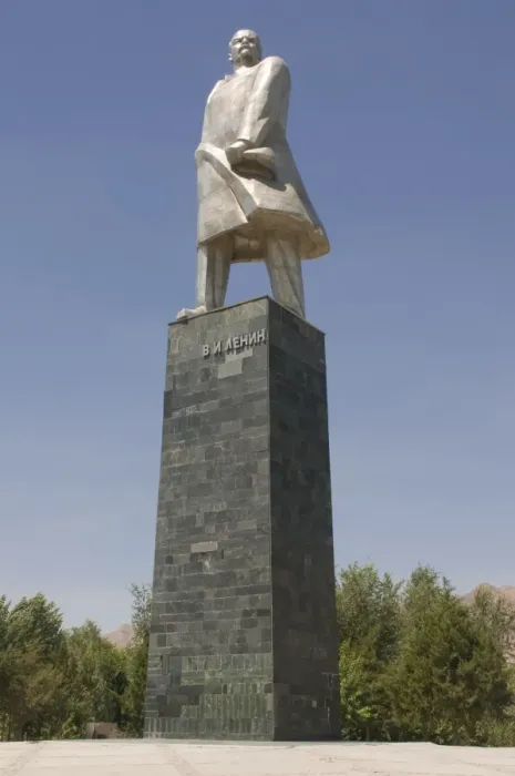 Framed Print : Statue of Lenin, Communism, Khojand, Tajikistan, Central Asia, Asia Framed Print : Statue of Lenin, Communism, Khojand, Tajikistan, Central Asia, Asia