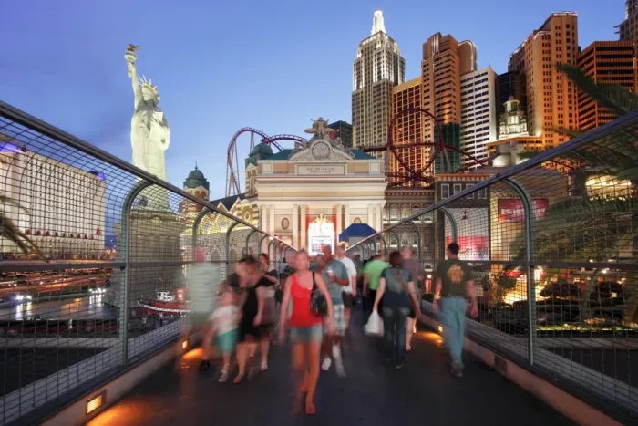 Framed Print : The Statue of Liberty outside the famous New York New York Hotel, Las Vegas, Nevada, United States of America, North America Framed Print : The Statue of Liberty outside the famous New York New York Hotel, Las Vegas, Nevada, United States of America, North America
